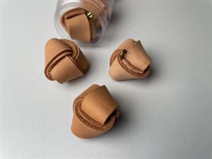 Øjeknap - enkel knude i kernelæder, 27 mm